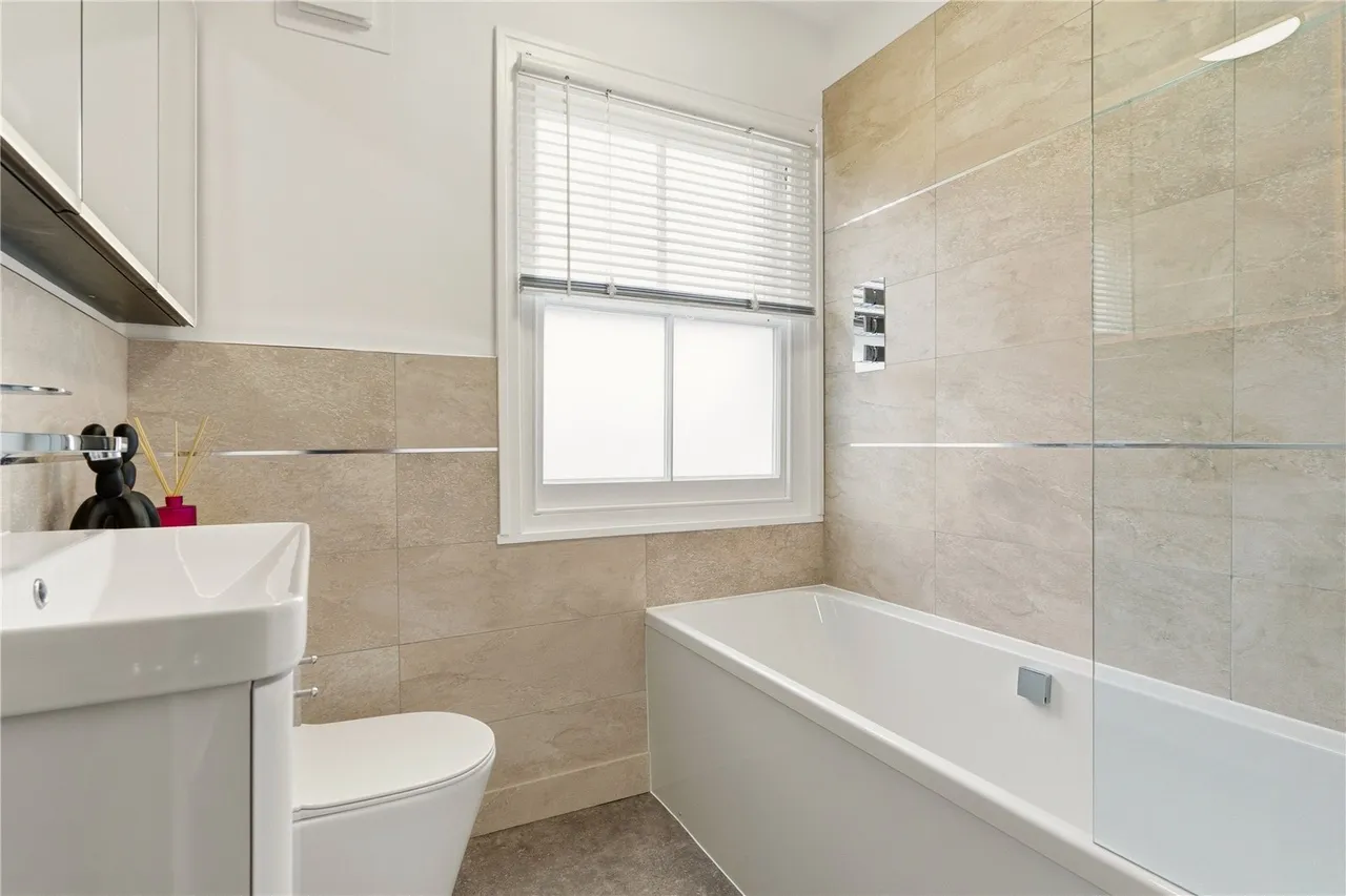 Chatham Road, London, SW11, photo 10