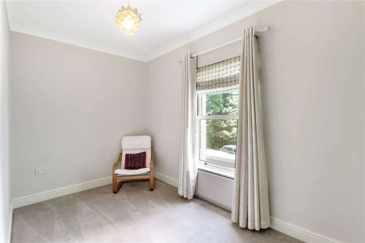 Beaumont Court, 25 Frant Road, Tunbridge Wells, Kent, TN2 5GT, photo 7