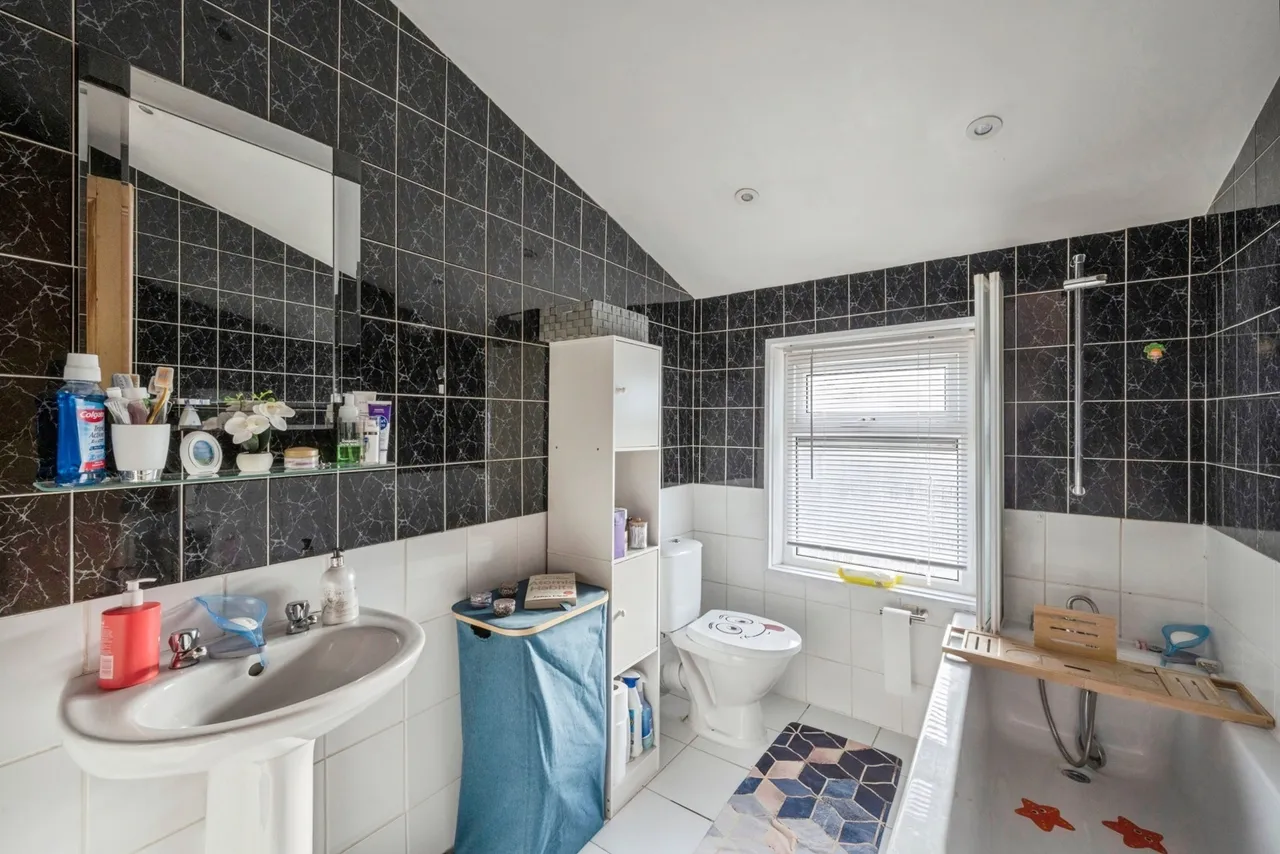 Prospect Place, Doncaster, South Yorkshire, DN1, photo 2
