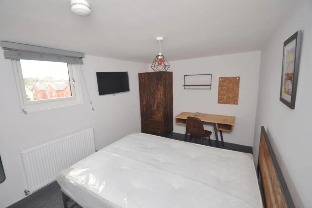Beresford Street, Rusholme, M14, photo 14