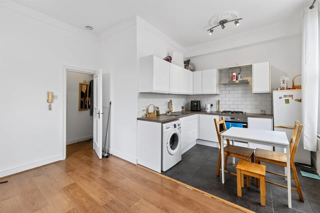Askew Road, London, W12, photo 3