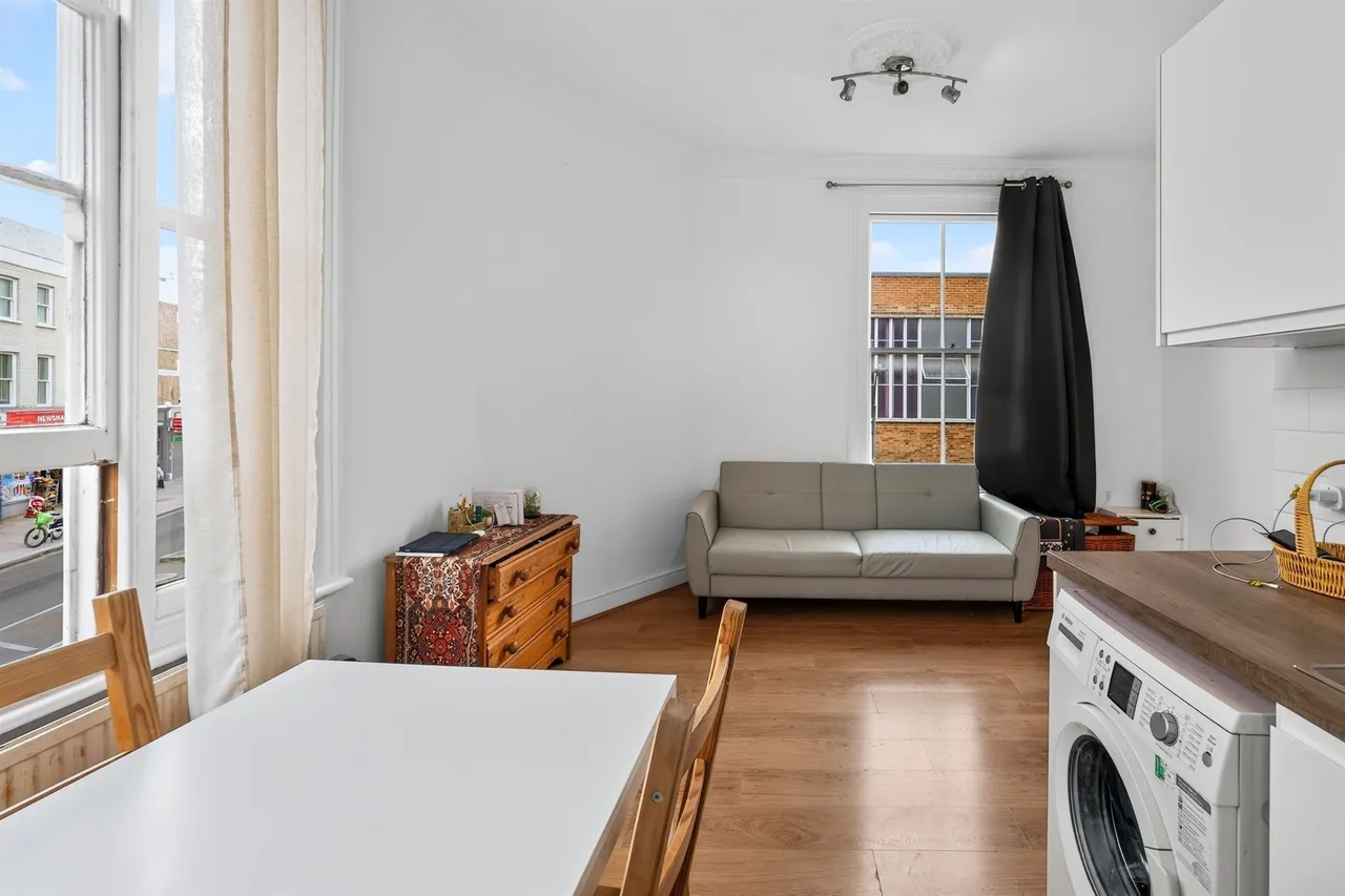 Askew Road, London, W12, photo 5