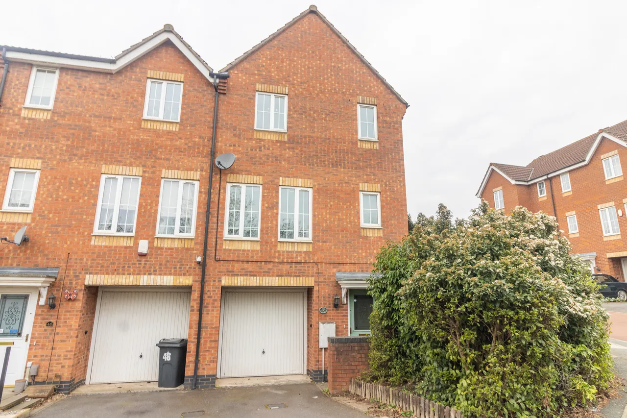 3 bed house for sale — Oakwood Road, Leicester, Leicester, LE4 0BD