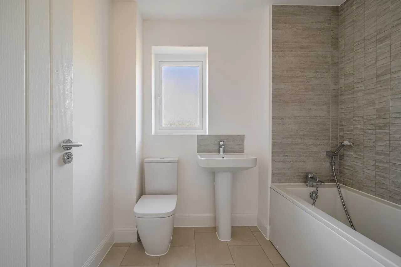 Burton Drive, Devizes, SN10, photo 7