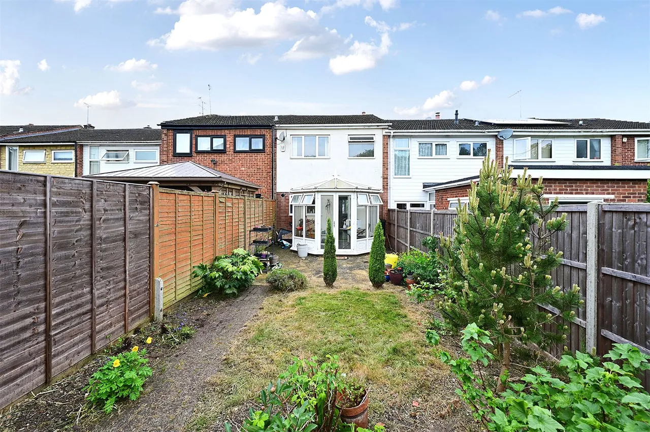 Frensham Close, Yateley, Hampshire, GU46 6QA, photo 7