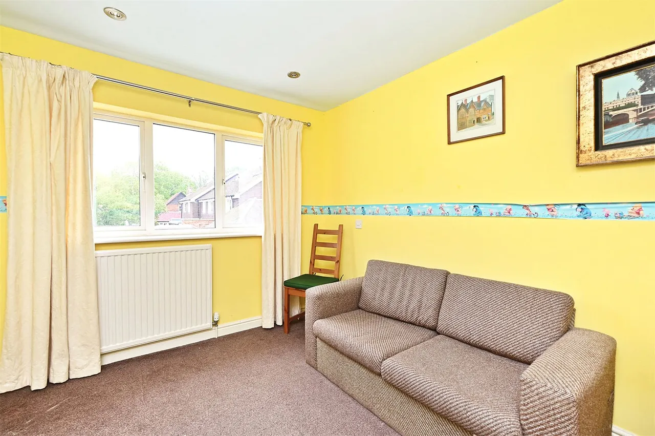 Frensham Close, Yateley, Hampshire, GU46 6QA, photo 9