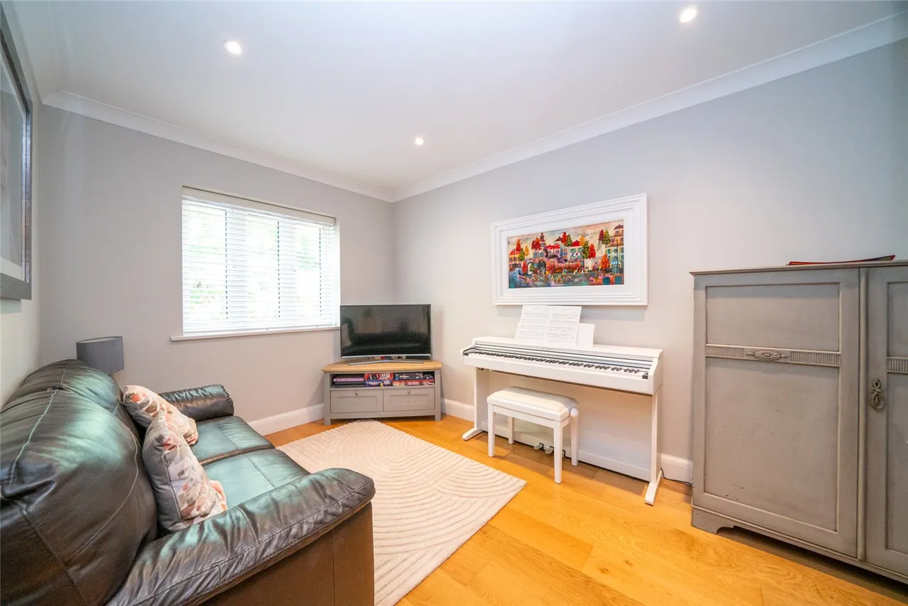 Heron Close, Wheathampstead, AL4, photo 7