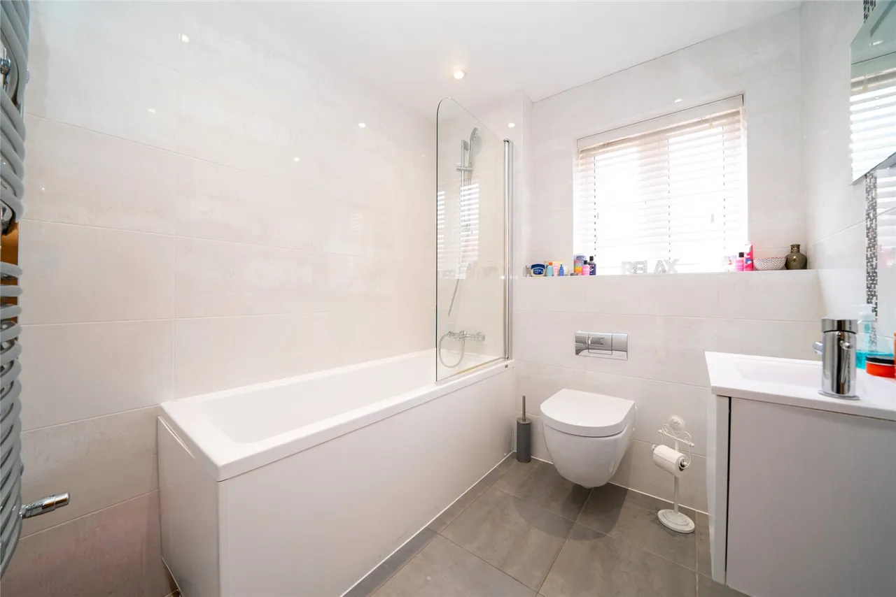 Heron Close, Wheathampstead, AL4, photo 10