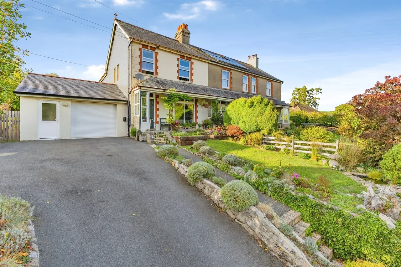 3 bed house for sale, Plymouth Road, Buckfastleigh, TQ11