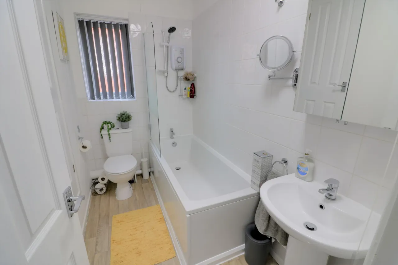 Holt Crescent, Cannock, photo 8