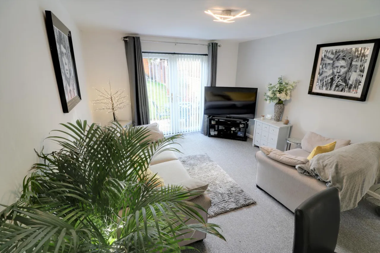 Holt Crescent, Cannock, photo 4