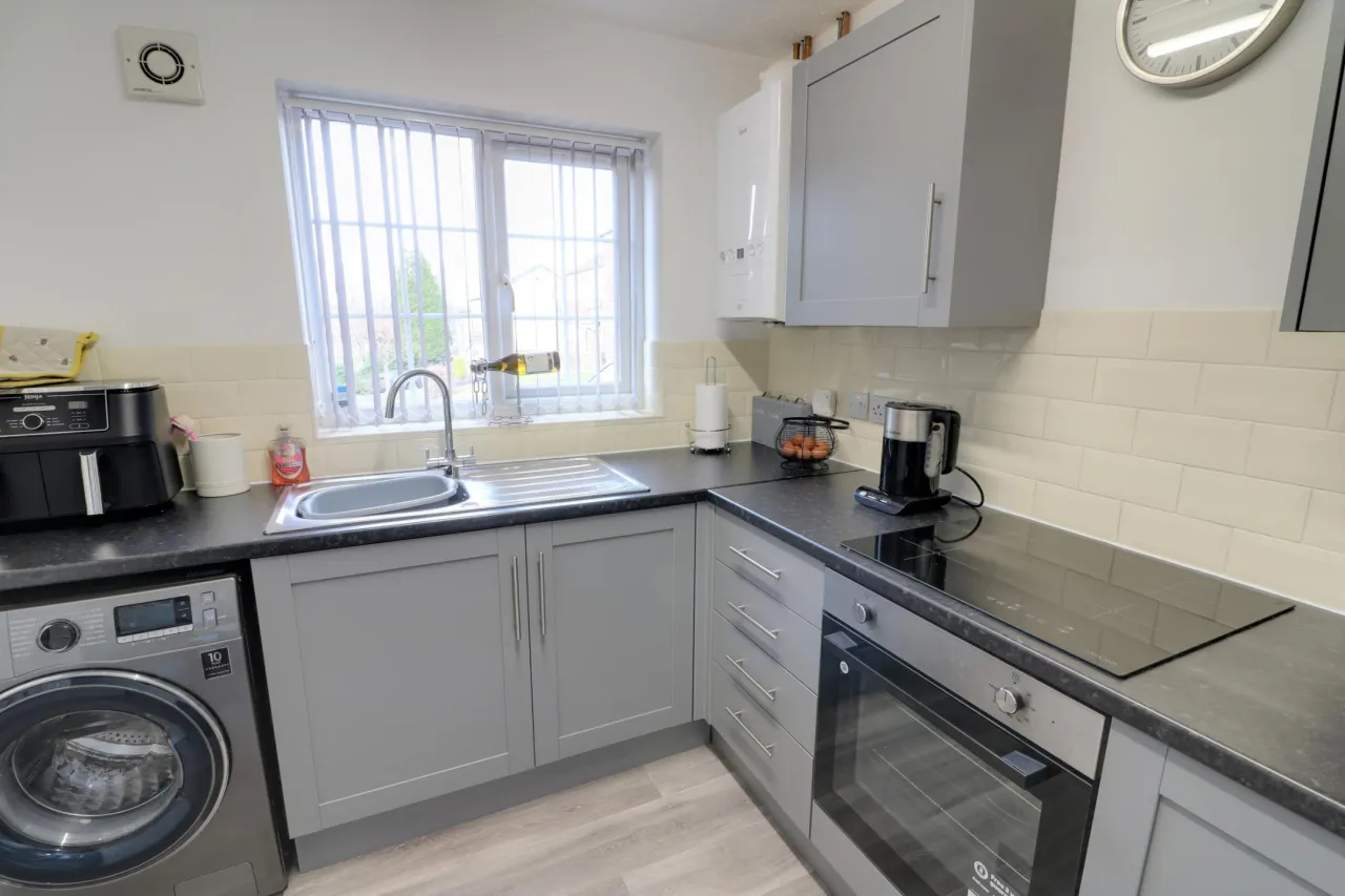 Holt Crescent, Cannock, photo 3