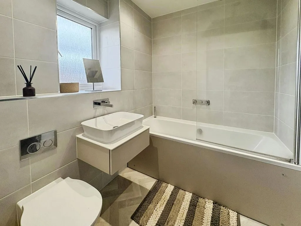 Newcastle Upon Tyne NE12 5AR, NE12, photo 15
