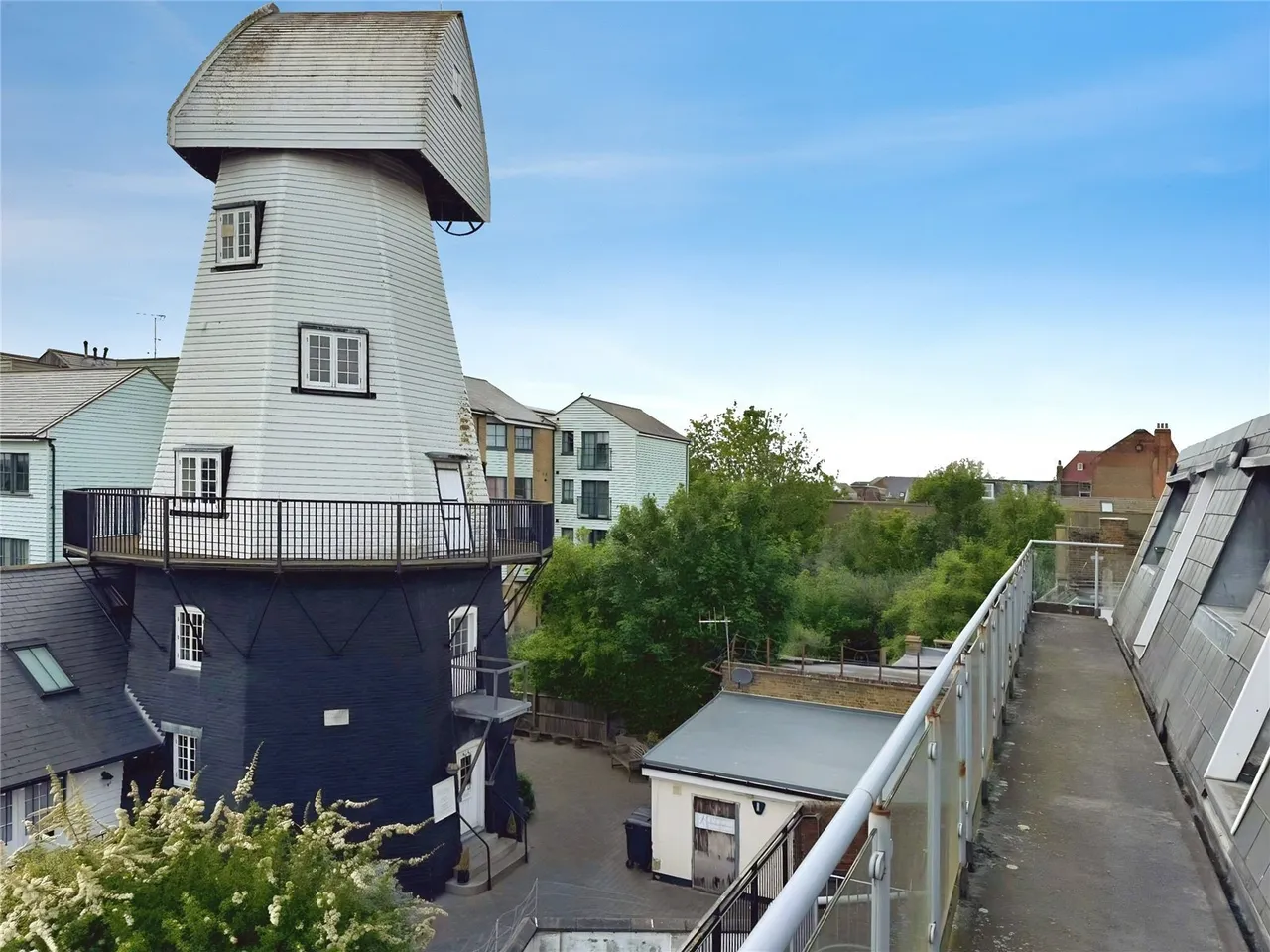 1 bed flat for sale, High Street, Sheerness, ME12