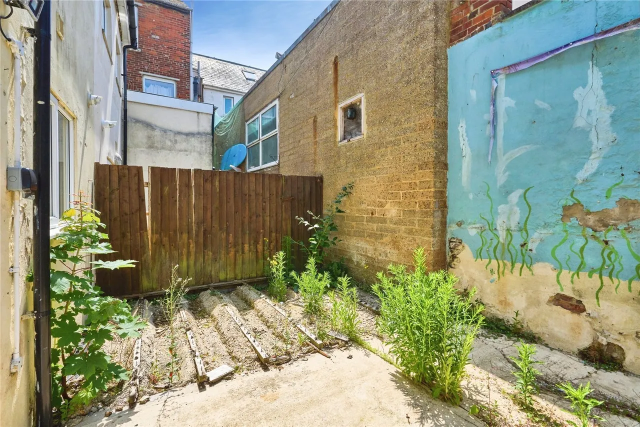 Fitzroy Street, Sandown, PO36, photo 13