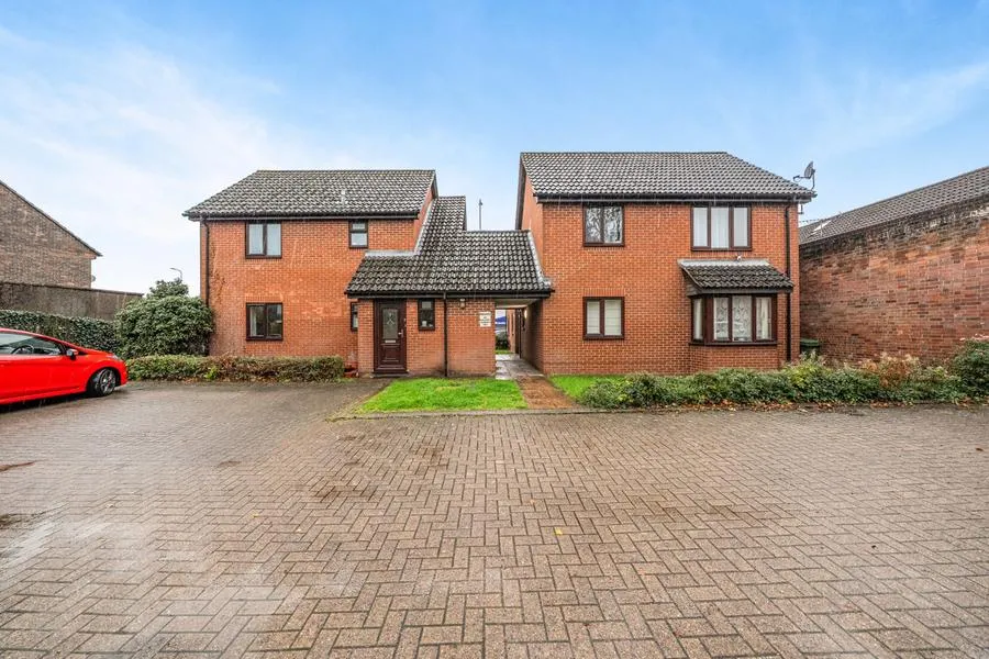 South View Gardens, Newbury, RG14, photo 17