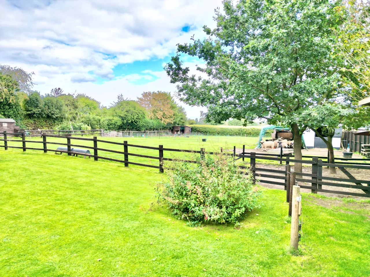 Heath Road, Bromstead, TF10, photo 23