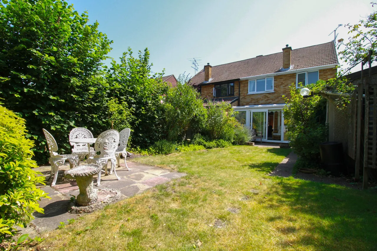 Blunden Road, Farnborough, GU14 8QL, photo 2