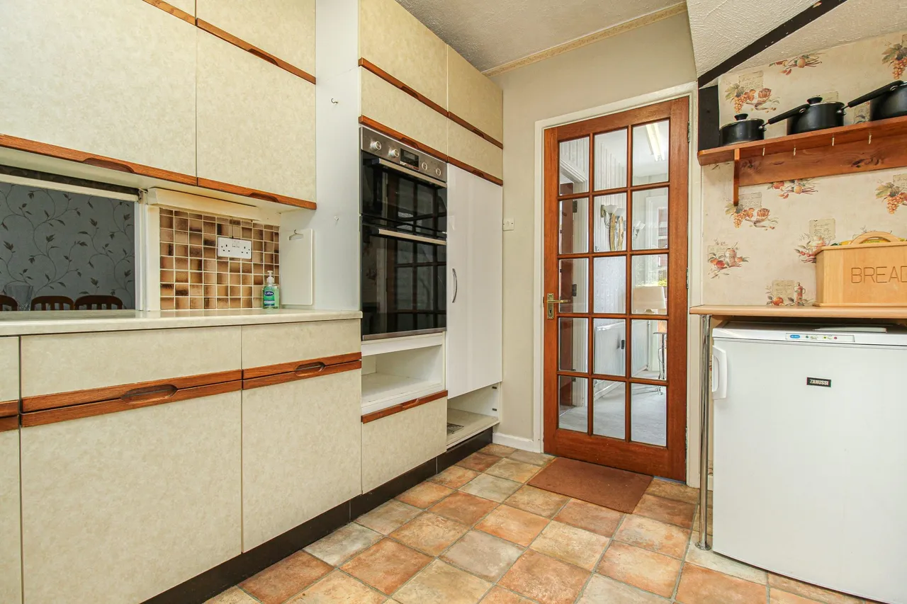 Blunden Road, Farnborough, GU14 8QL, photo 6