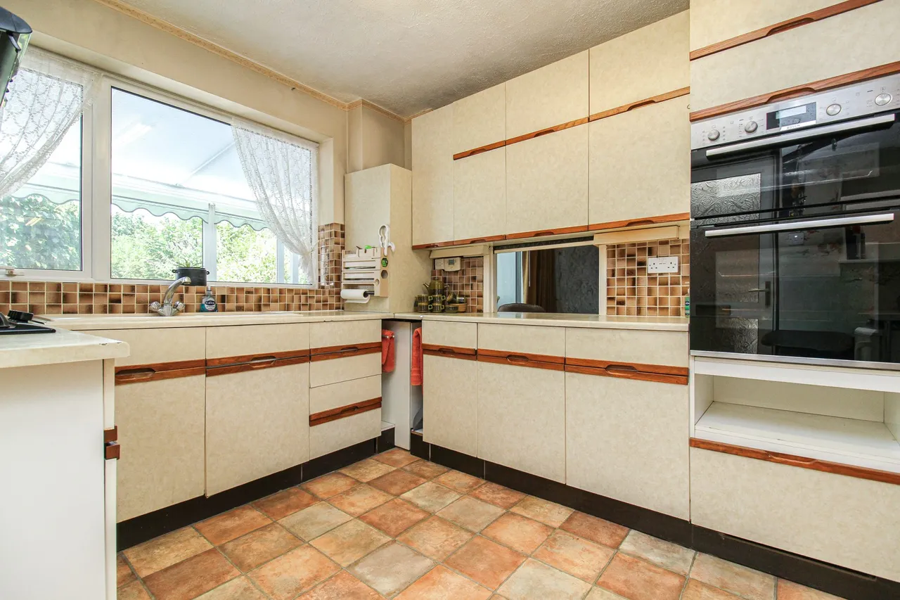 Blunden Road, Farnborough, GU14 8QL, photo 7