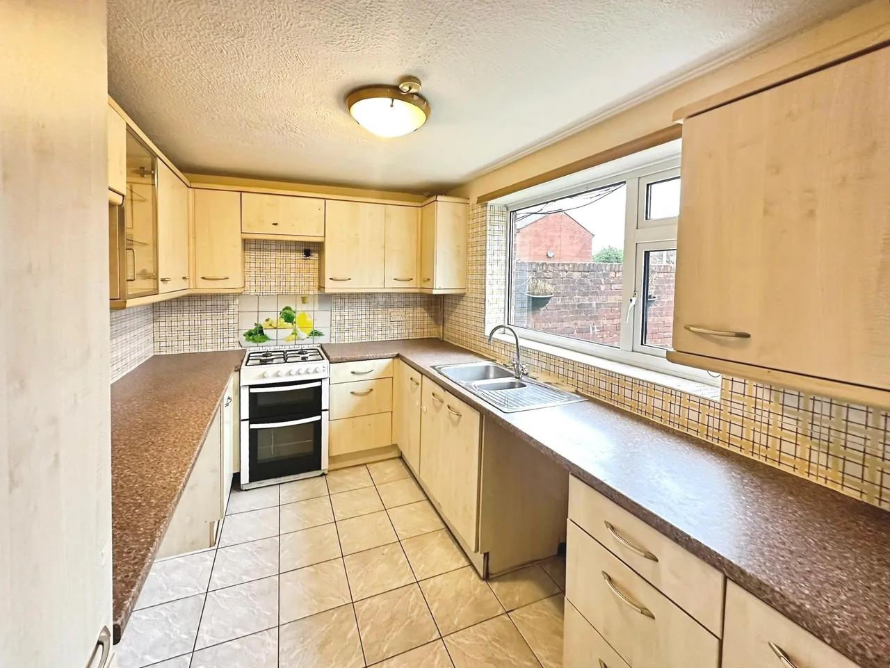 Peregrine Road, Lewsey Farm, LU4, photo 9