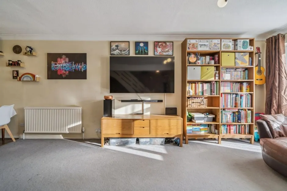 Finians Close, Uxbridge, UB10, photo 8
