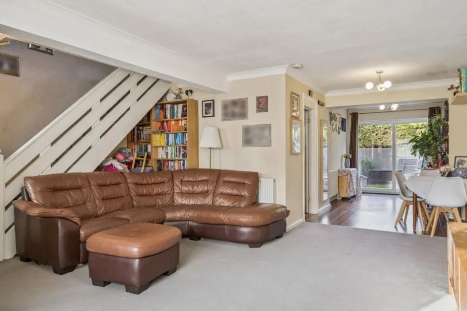 Finians Close, Uxbridge, UB10, photo 9
