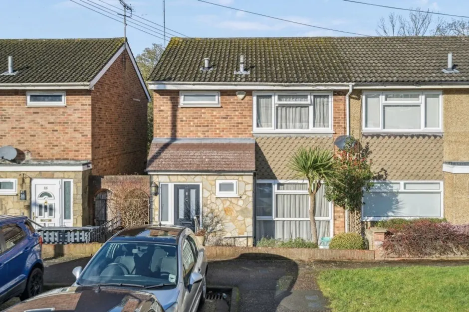 3 bed house for sale, Finians Close, Uxbridge, UB10