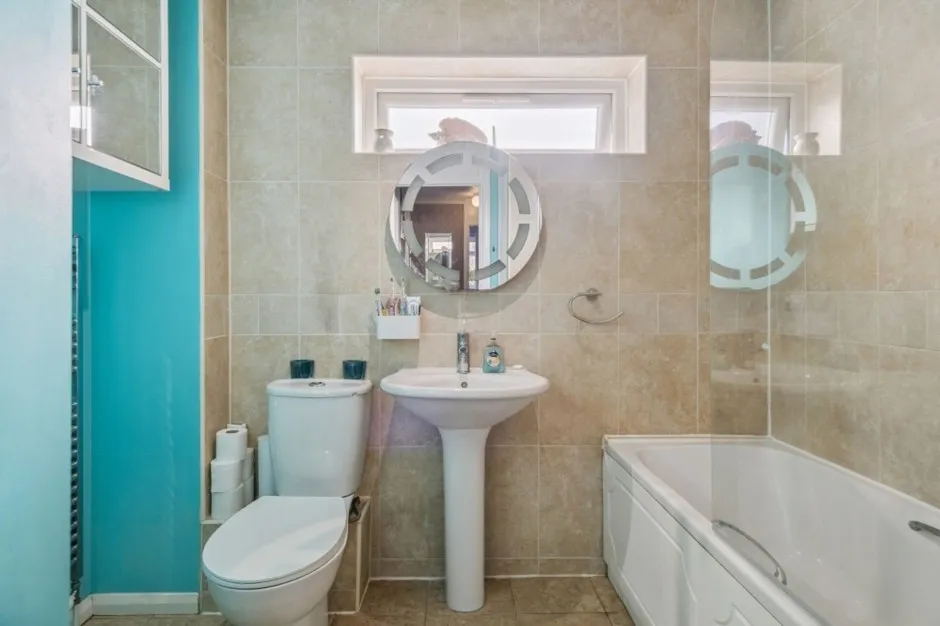Finians Close, Uxbridge, UB10, photo 15