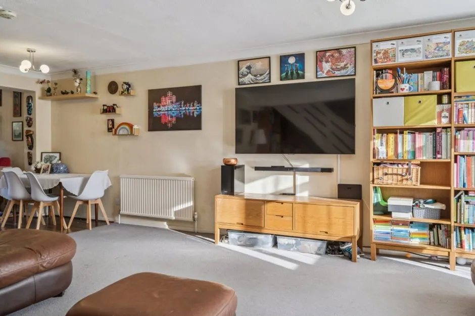Finians Close, Uxbridge, UB10, photo 7