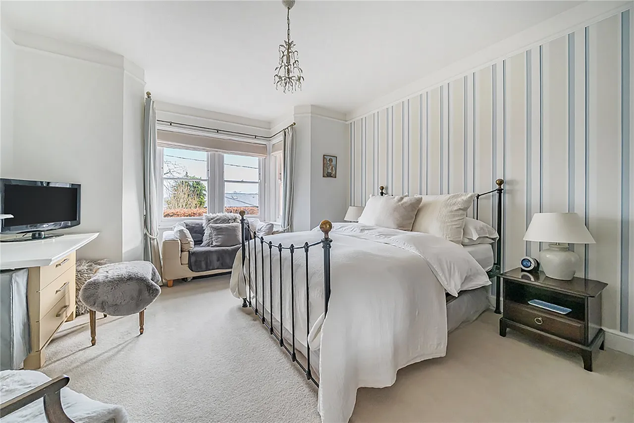 Mount Pleasant, Hartley Wintney, Hampshire, RG27 8PW, photo 11