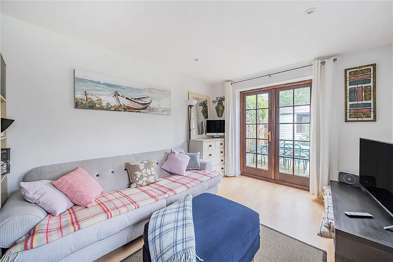 Mount Pleasant, Hartley Wintney, Hampshire, RG27 8PW, photo 13