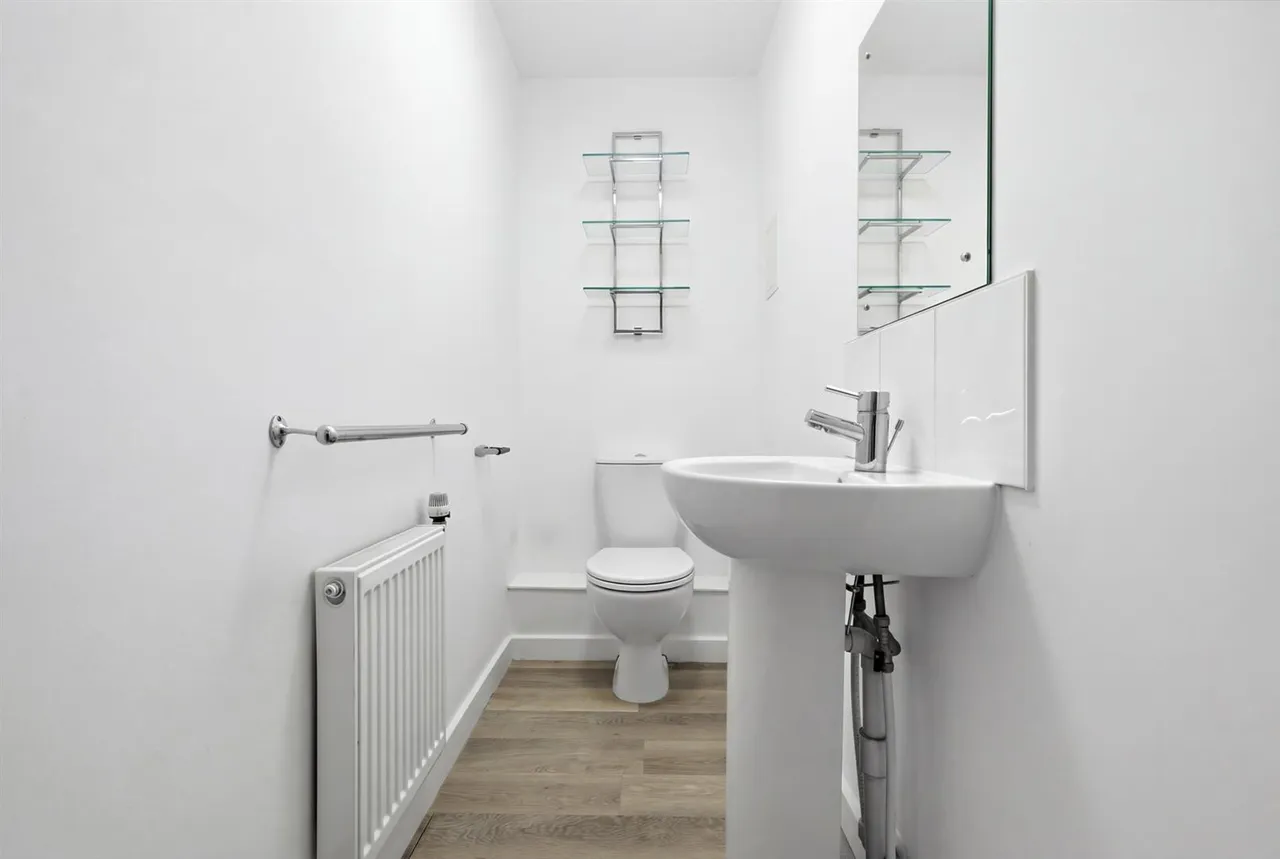 Seven Sisters Road, London, N4, photo 10