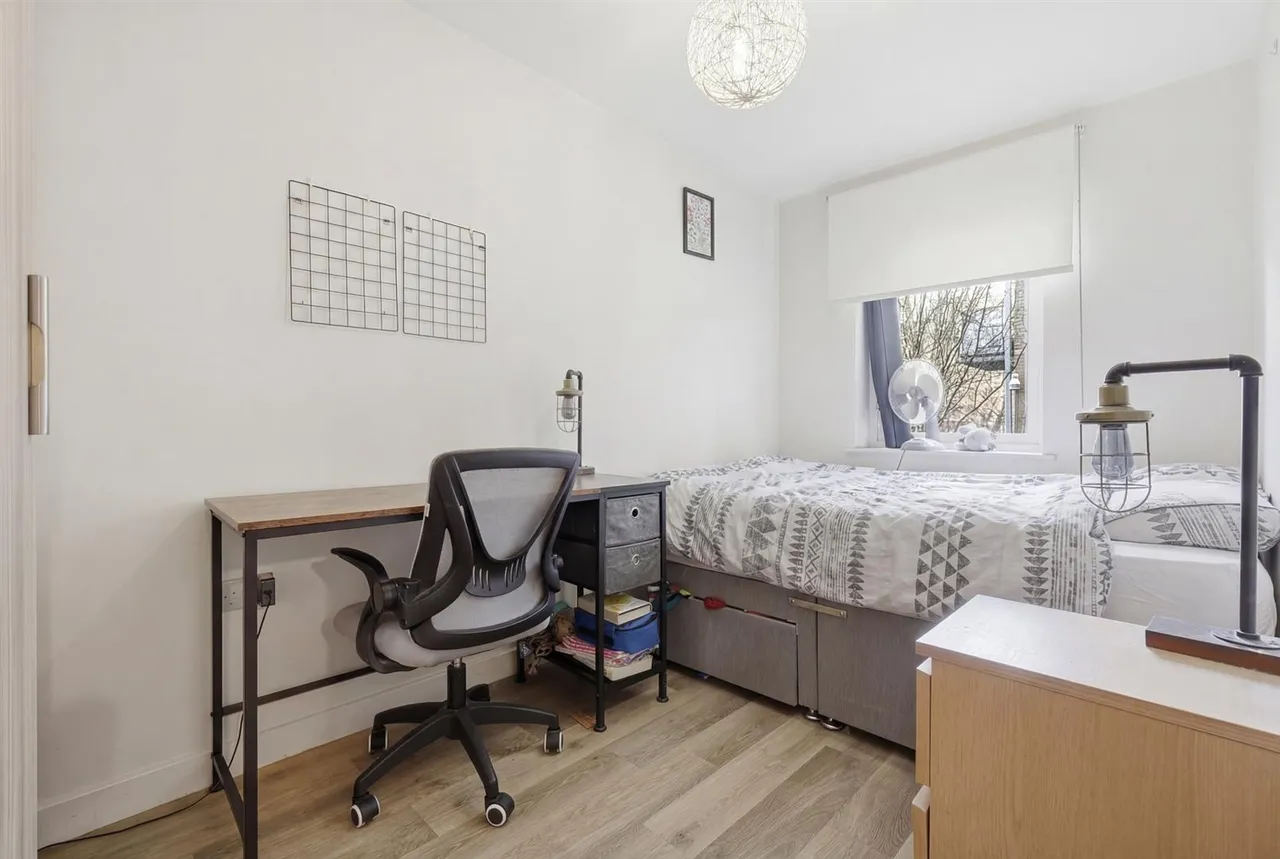 Seven Sisters Road, London, N4, photo 5