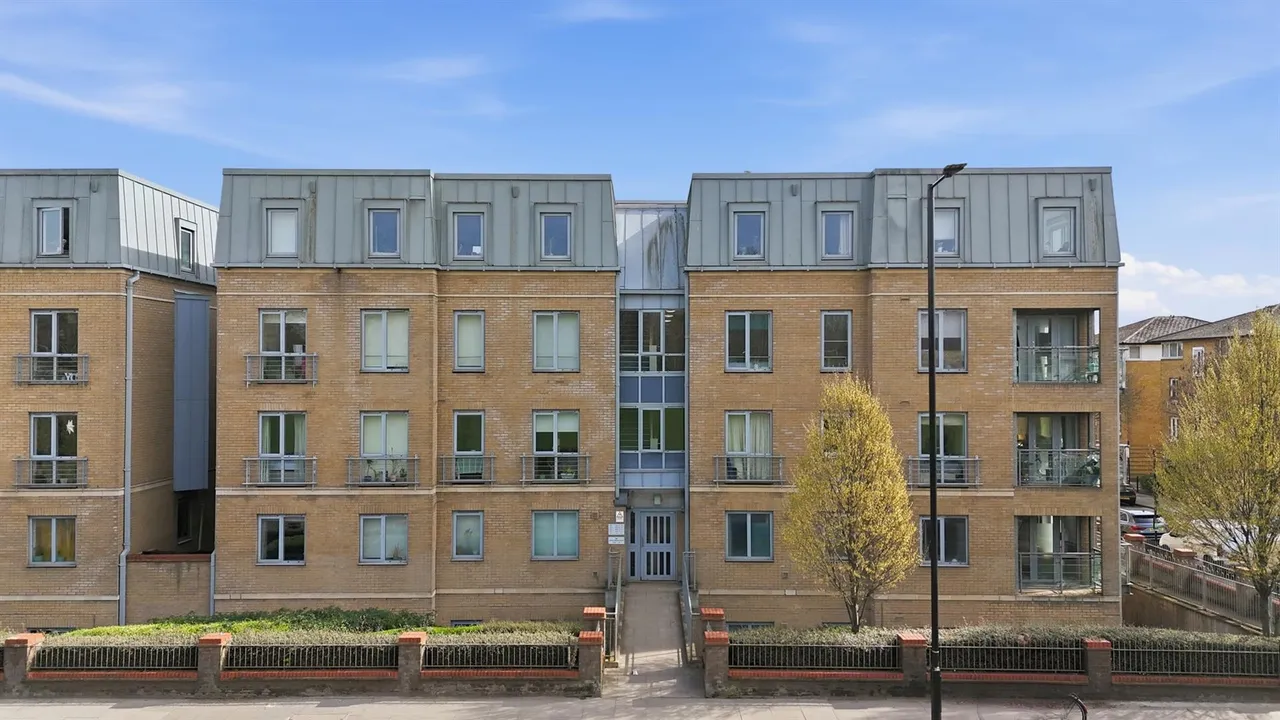 Seven Sisters Road, London, N4, photo 12