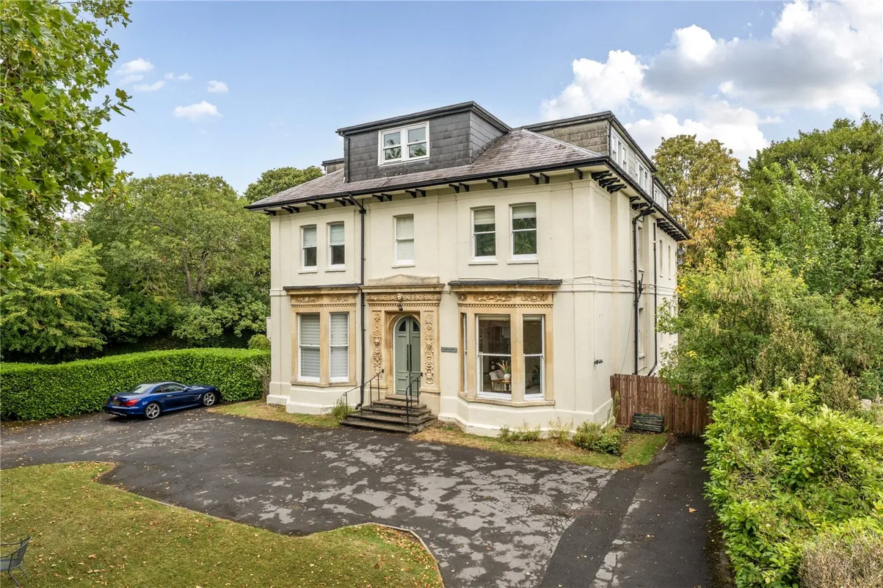 3 bed flat for sale, Queens Road, Cheltenham, GL50