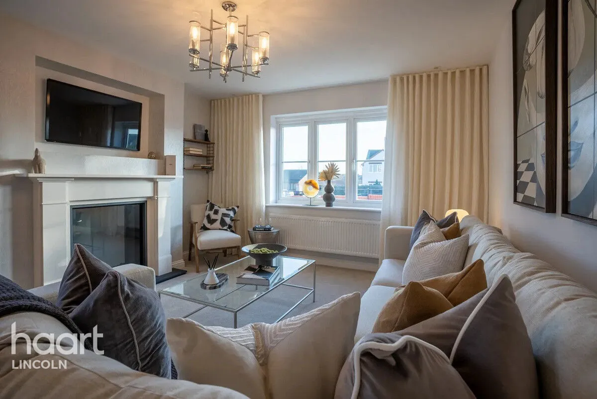 Lawrence Road, Wittering, PE8, photo 2