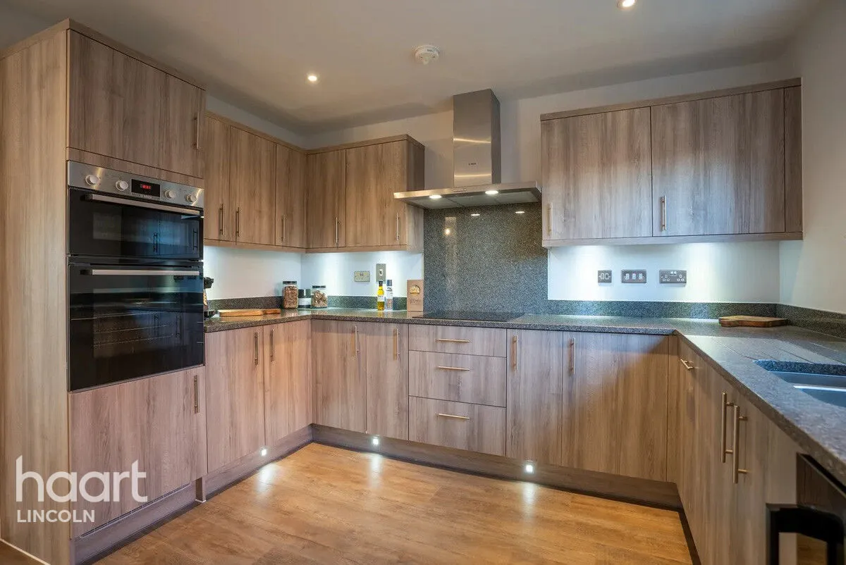 Lawrence Road, Wittering, PE8, photo 4