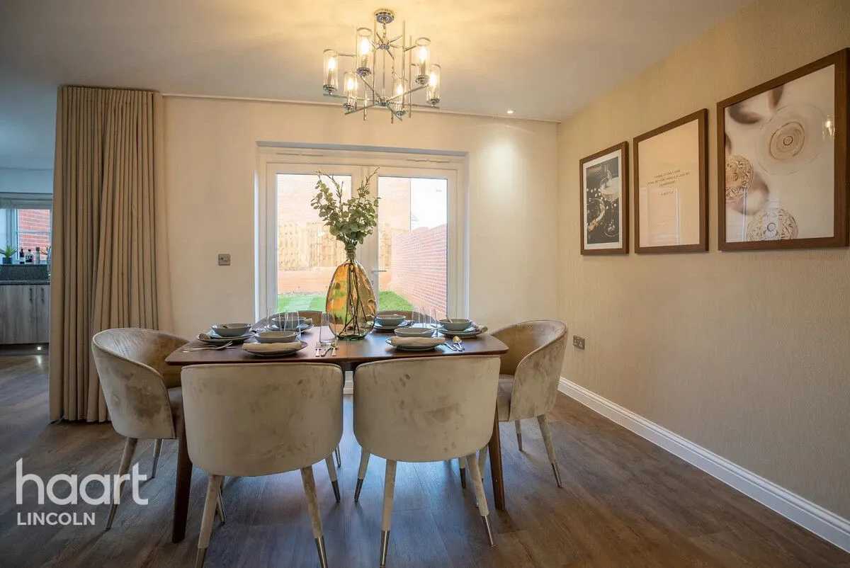 Lawrence Road, Wittering, PE8, photo 3