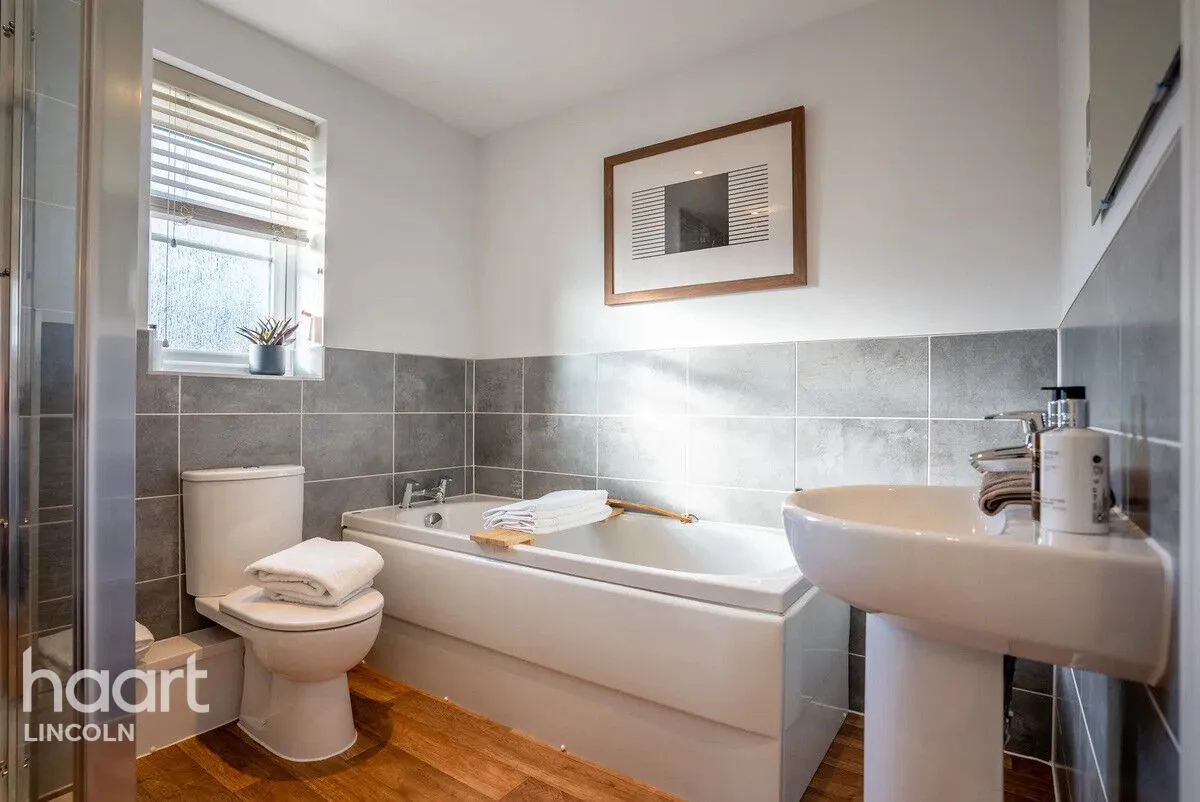 Lawrence Road, Wittering, PE8, photo 13