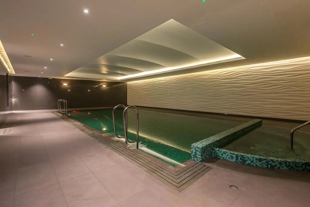 Longfield Avenue, London, W5, photo 8