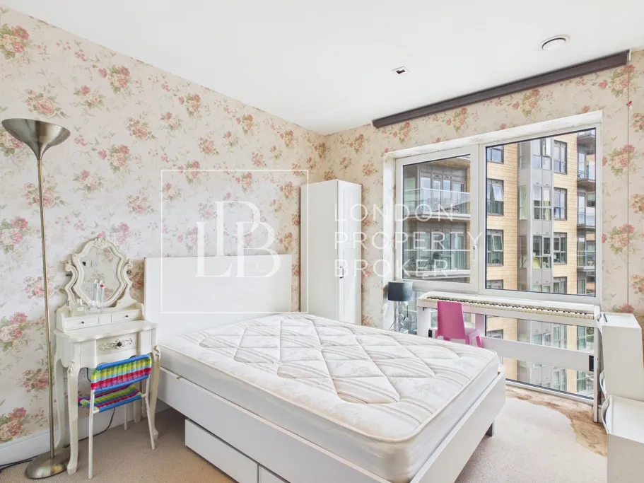 Longfield Avenue, London, W5, photo 4