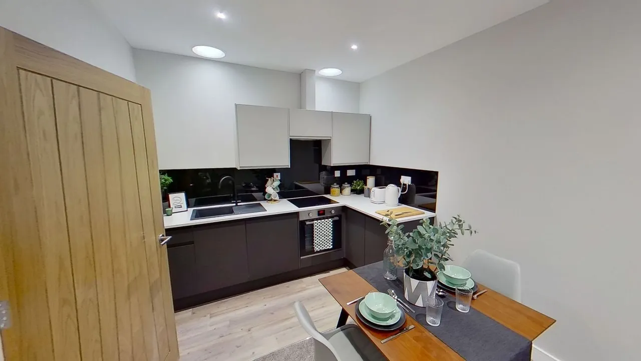 2 bed flat to rent, Lake Street, Nottingham, NG7