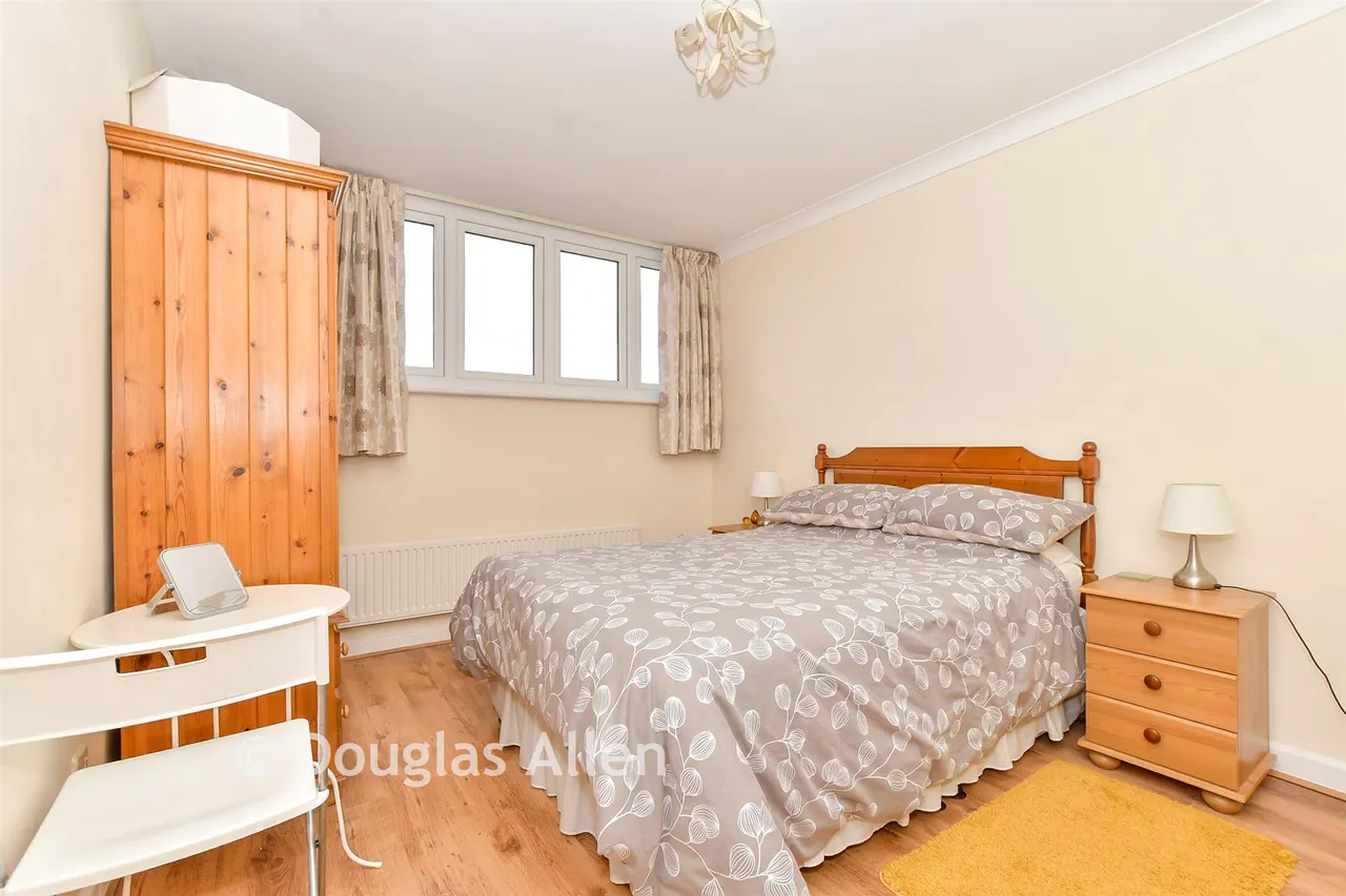 Oakhurst Drive, Wickford, SS12, photo 10
