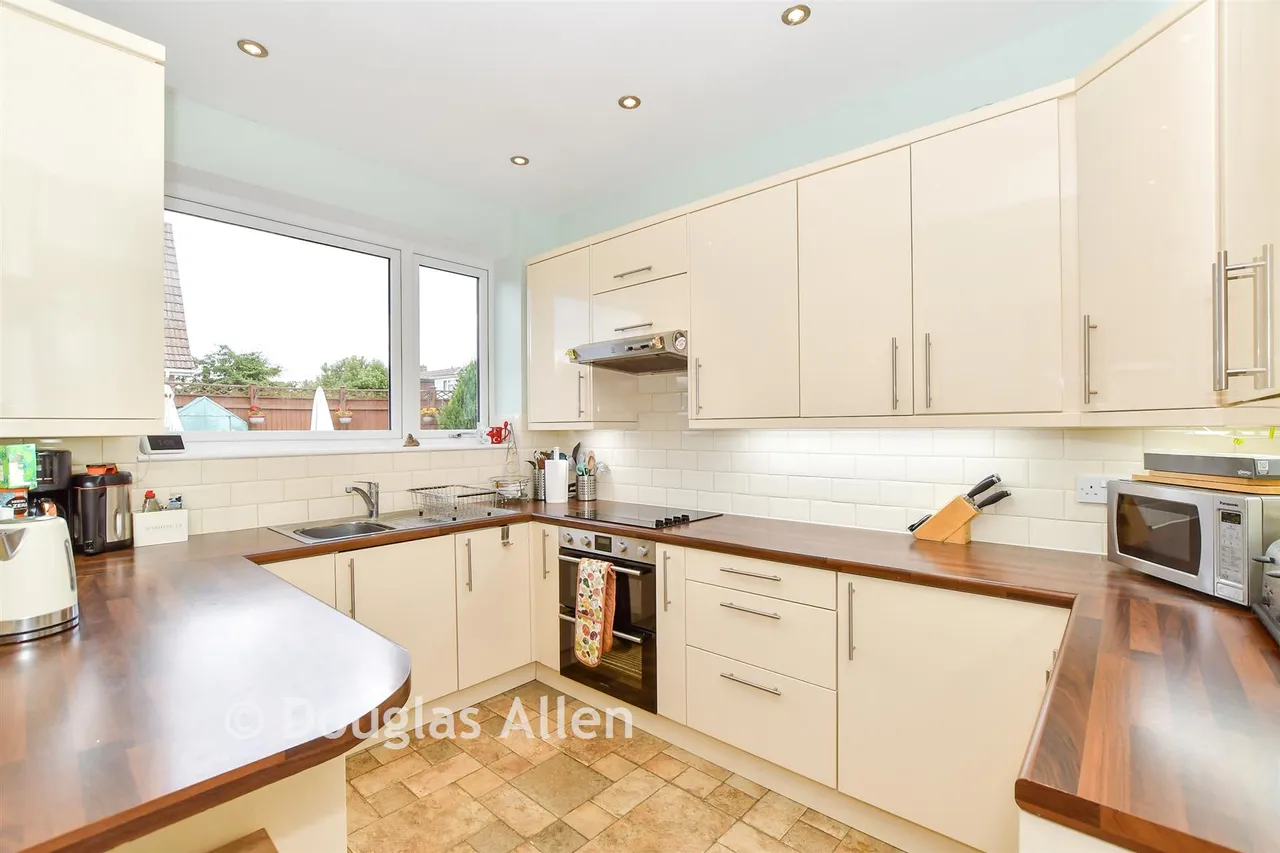 Oakhurst Drive, Wickford, SS12, photo 3