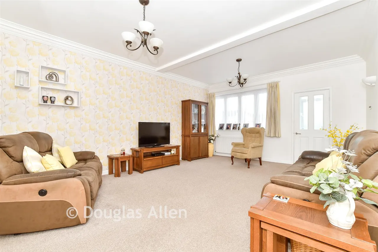 Oakhurst Drive, Wickford, SS12, photo 2