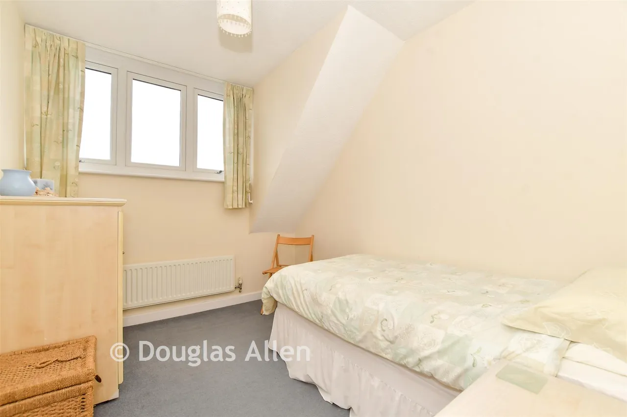 Oakhurst Drive, Wickford, SS12, photo 11