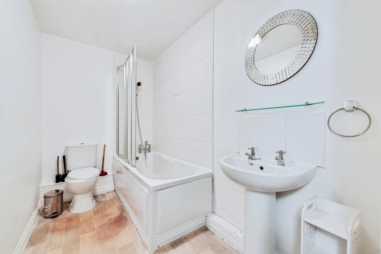 Celsus Grove, Swindon, Wiltshire, SN1, photo 9