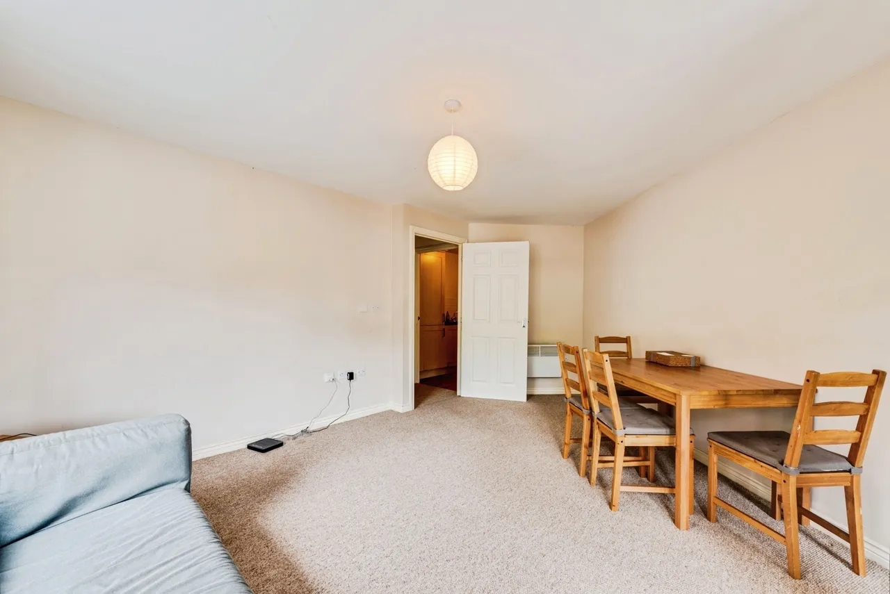 Celsus Grove, Swindon, Wiltshire, SN1, photo 8