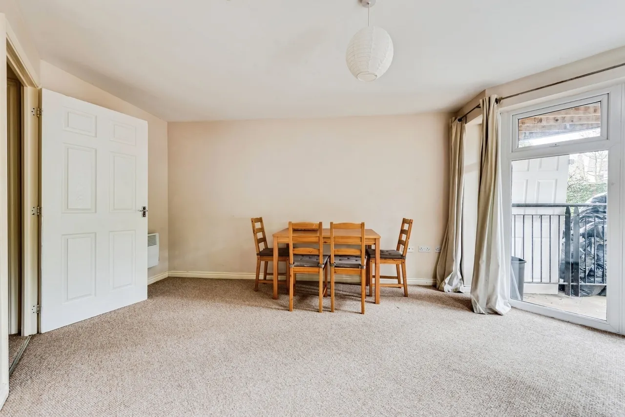 Celsus Grove, Swindon, Wiltshire, SN1, photo 5